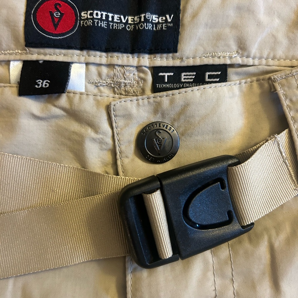 SCOTTeVEST Beige Cargo shorts